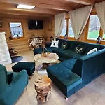Osada Kuboski Dom Z Bali Lesny Zakatek Holiday home Kamesznica