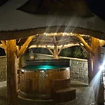 Dom wakacyjny Osada Kuboski Dom Z Bali Leśny Zakątek Kamesznica