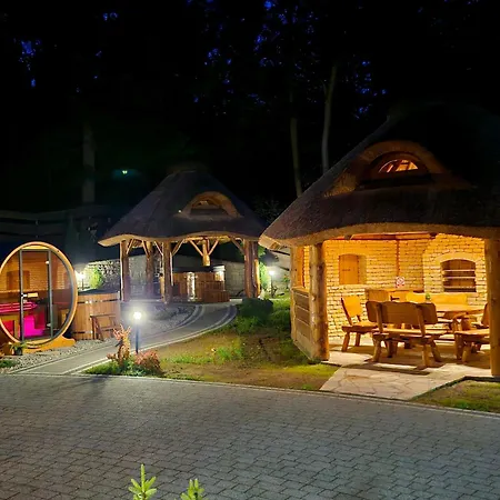 Osada Kuboski Dom Z Bali Lesny Zakatek Holiday home *